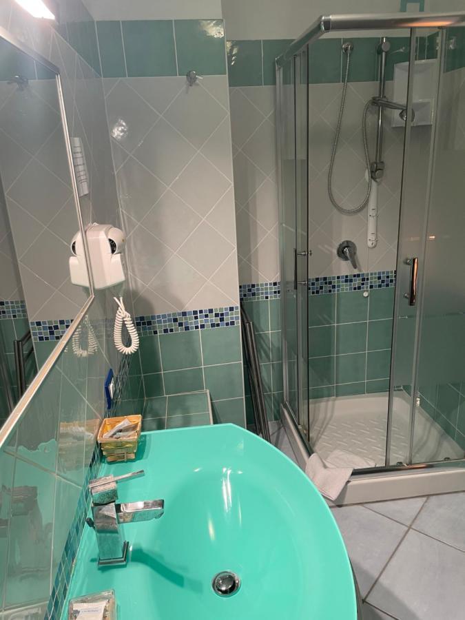 B&B La Terrazza Sul Porto Ponza Bagian luar foto