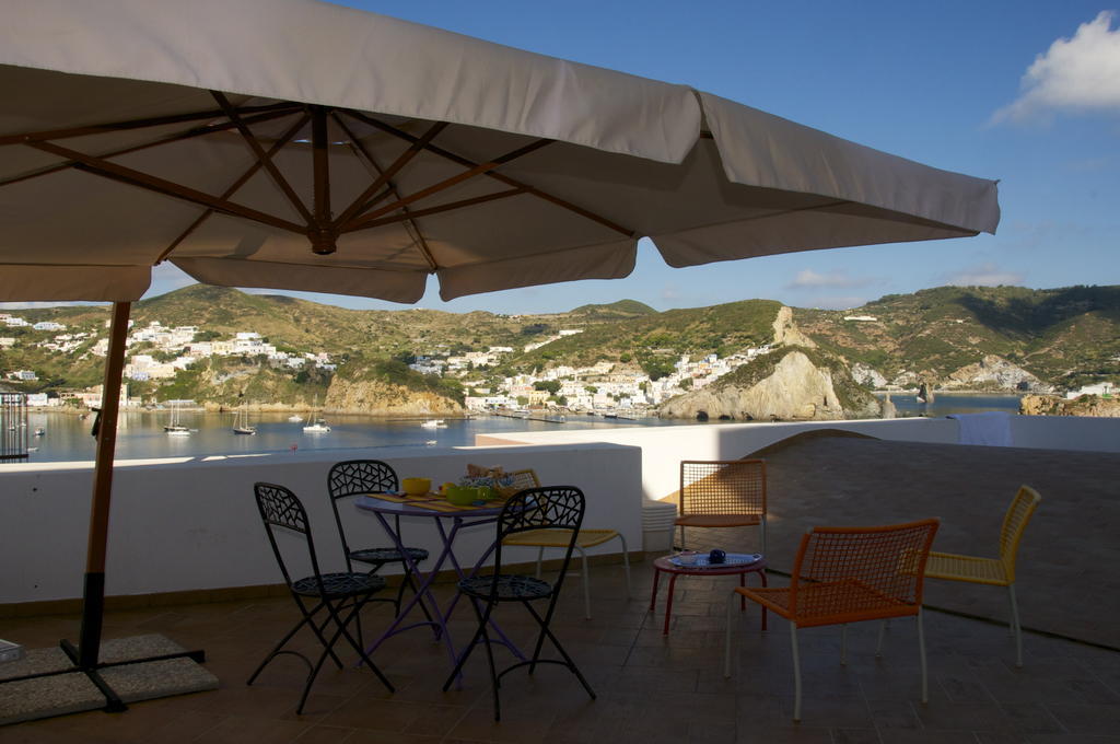B&B La Terrazza Sul Porto Ponza Bagian luar foto