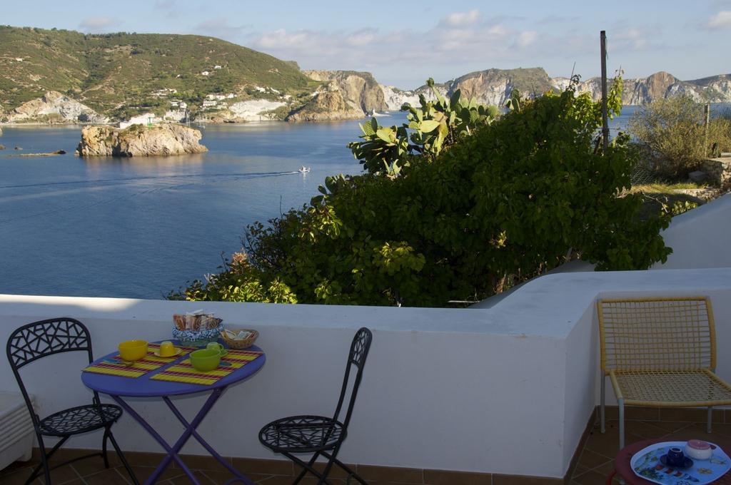 B&B La Terrazza Sul Porto Ponza Bagian luar foto