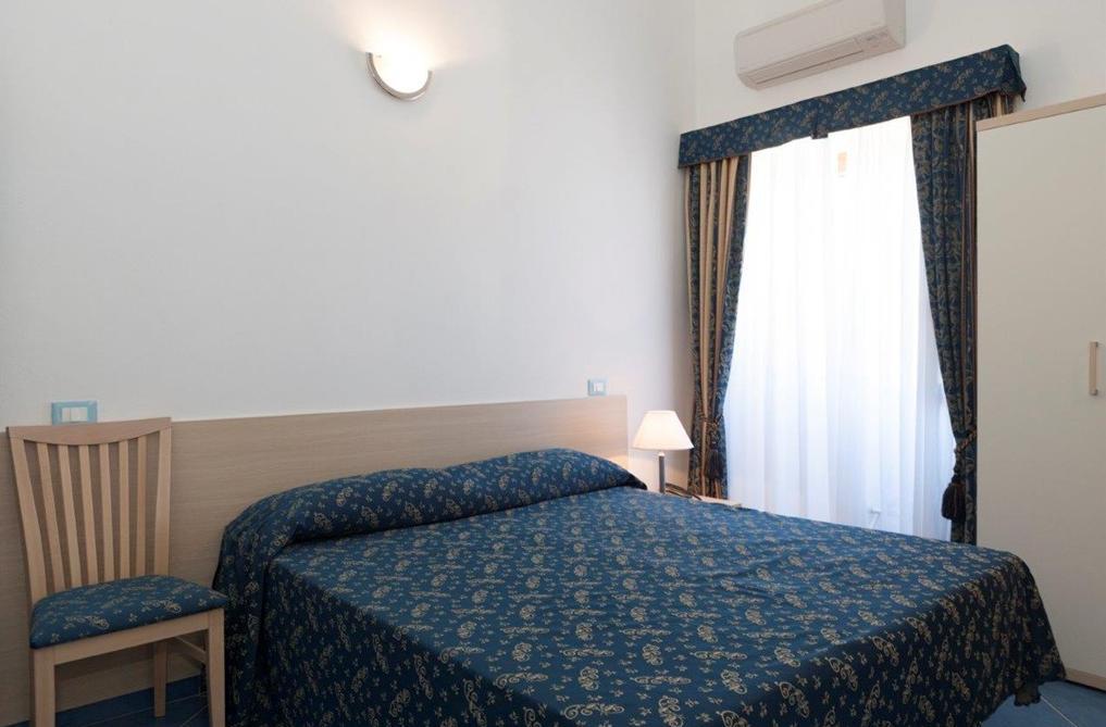 B&B La Terrazza Sul Porto Ponza Bagian luar foto